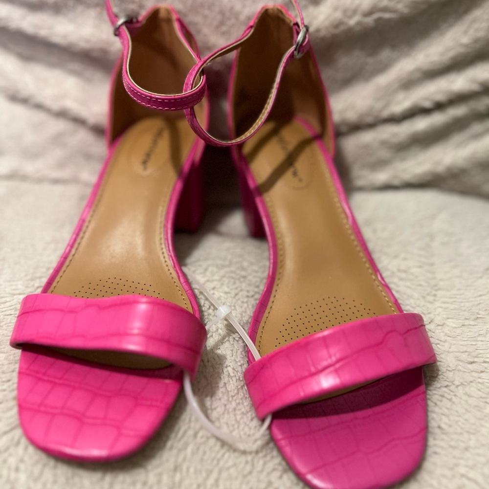 Comfortview Fuchsia Block Heel Sandals Women 7.5WW Wide Width Pink Heels